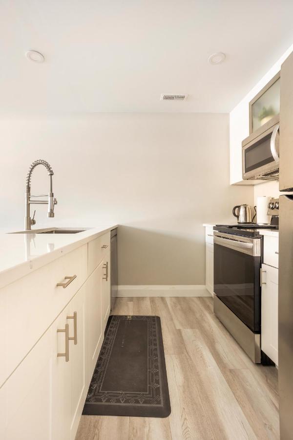 Entire 2 Bedroom Apartment Downtown - U1 Kitchener Luaran gambar